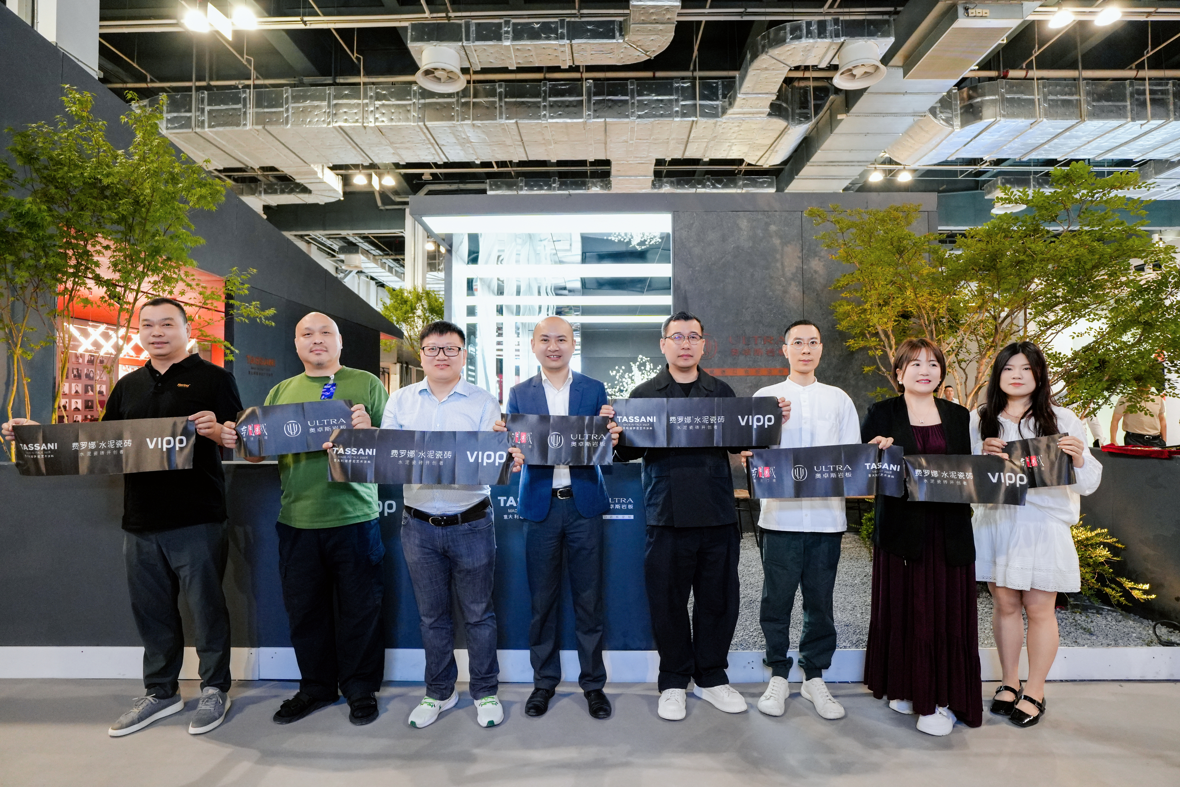 南宫NG28品牌设计破局同质化！正方良行策展式贸易尝试：五品牌共筑“设想上海”可(图1)